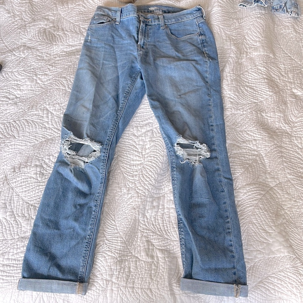 OLD NAVY BOYFRIEND RIPPED JEANS